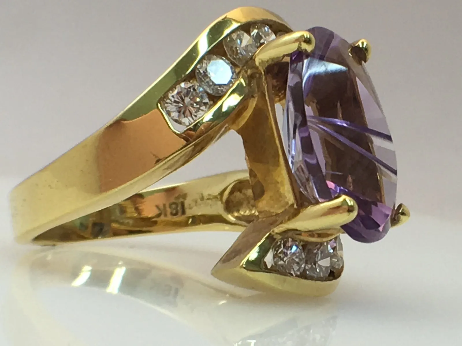 18K Yellow Gold Fashion Ring With Amethyst Center Stone