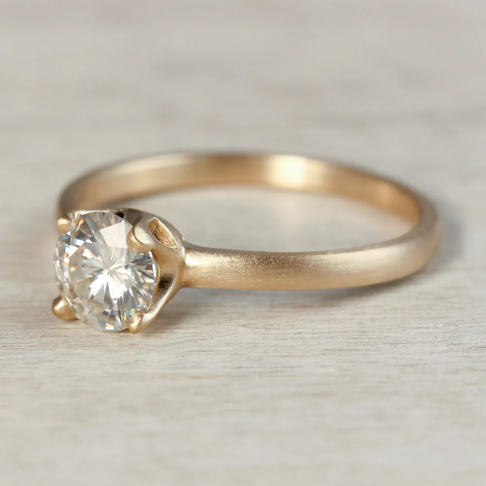 6mm Crown Solitaire •