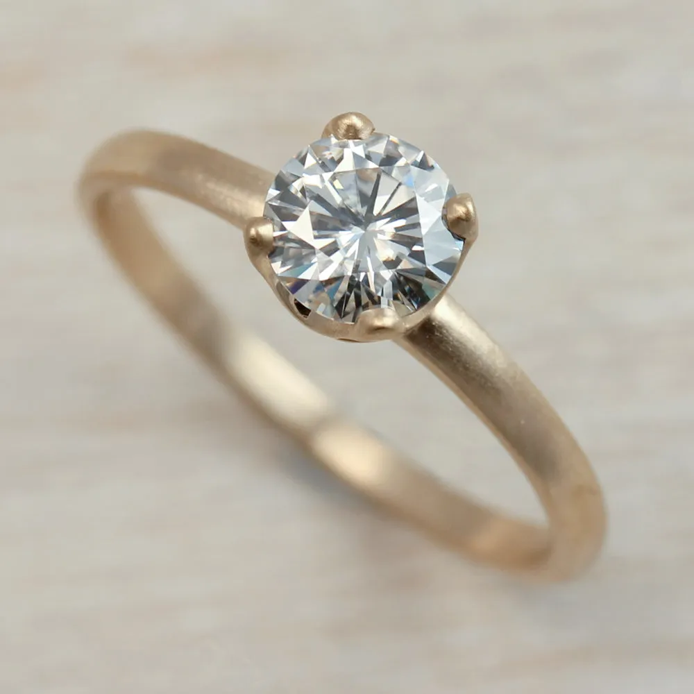 6mm Crown Solitaire •