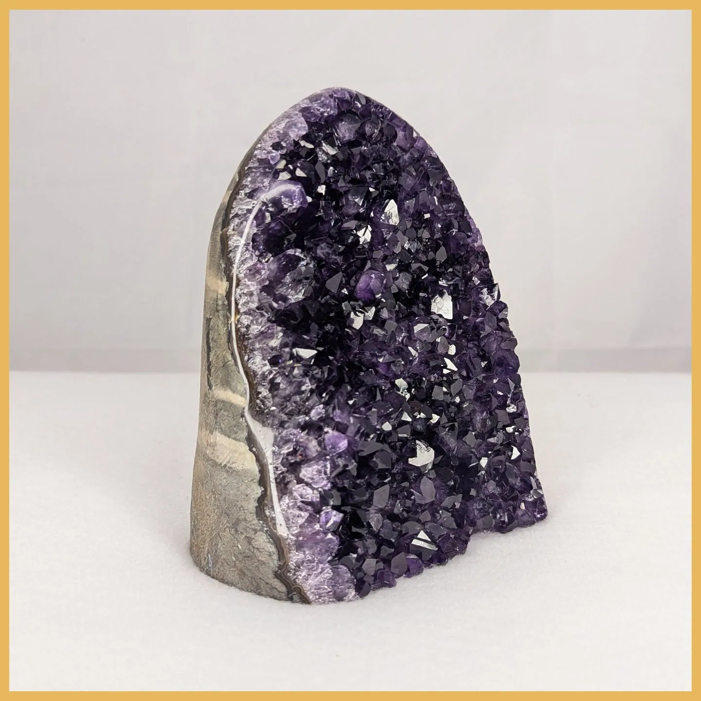 AME266 Amethyst Stand-up, Polished Edge