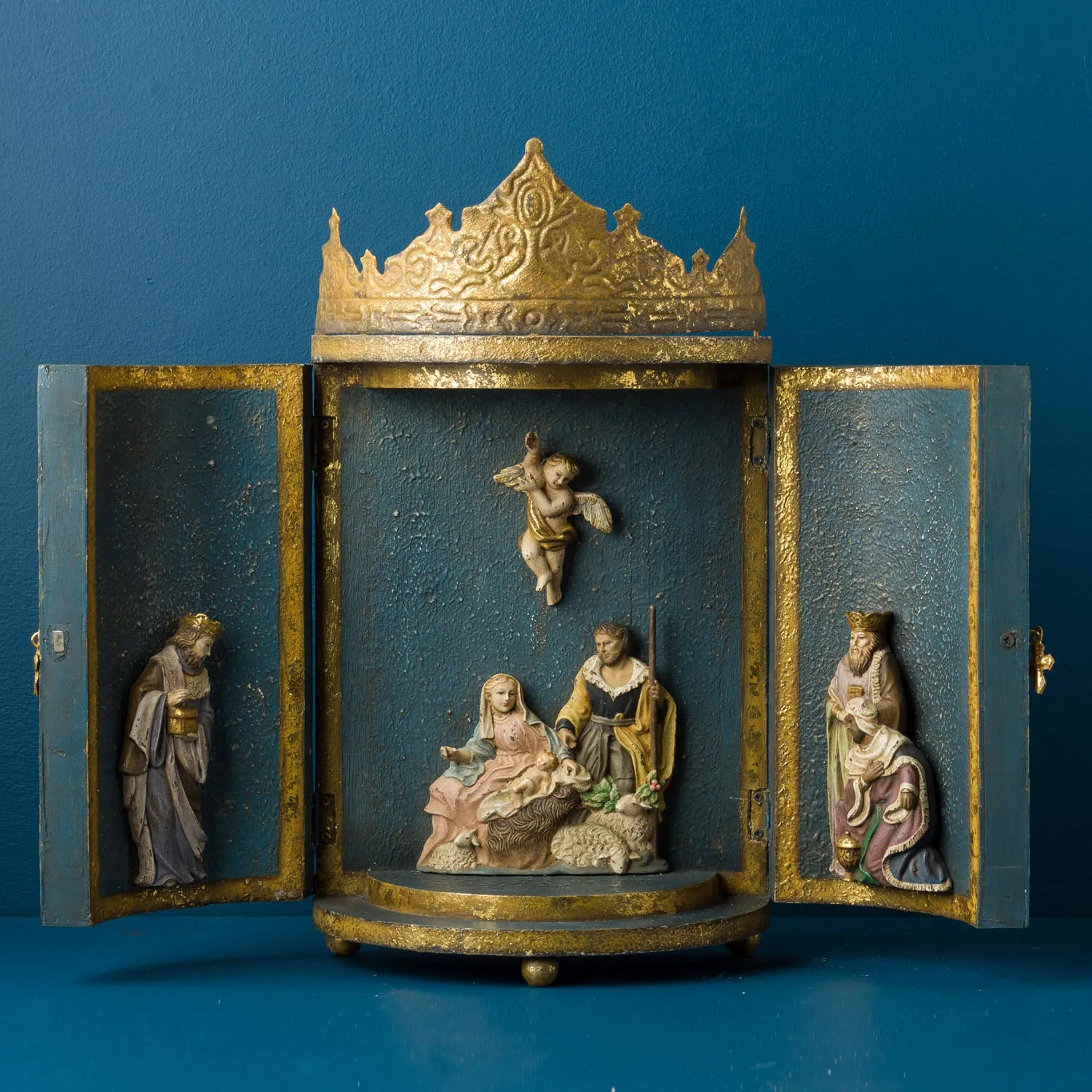 CROWN TRIPTYCH