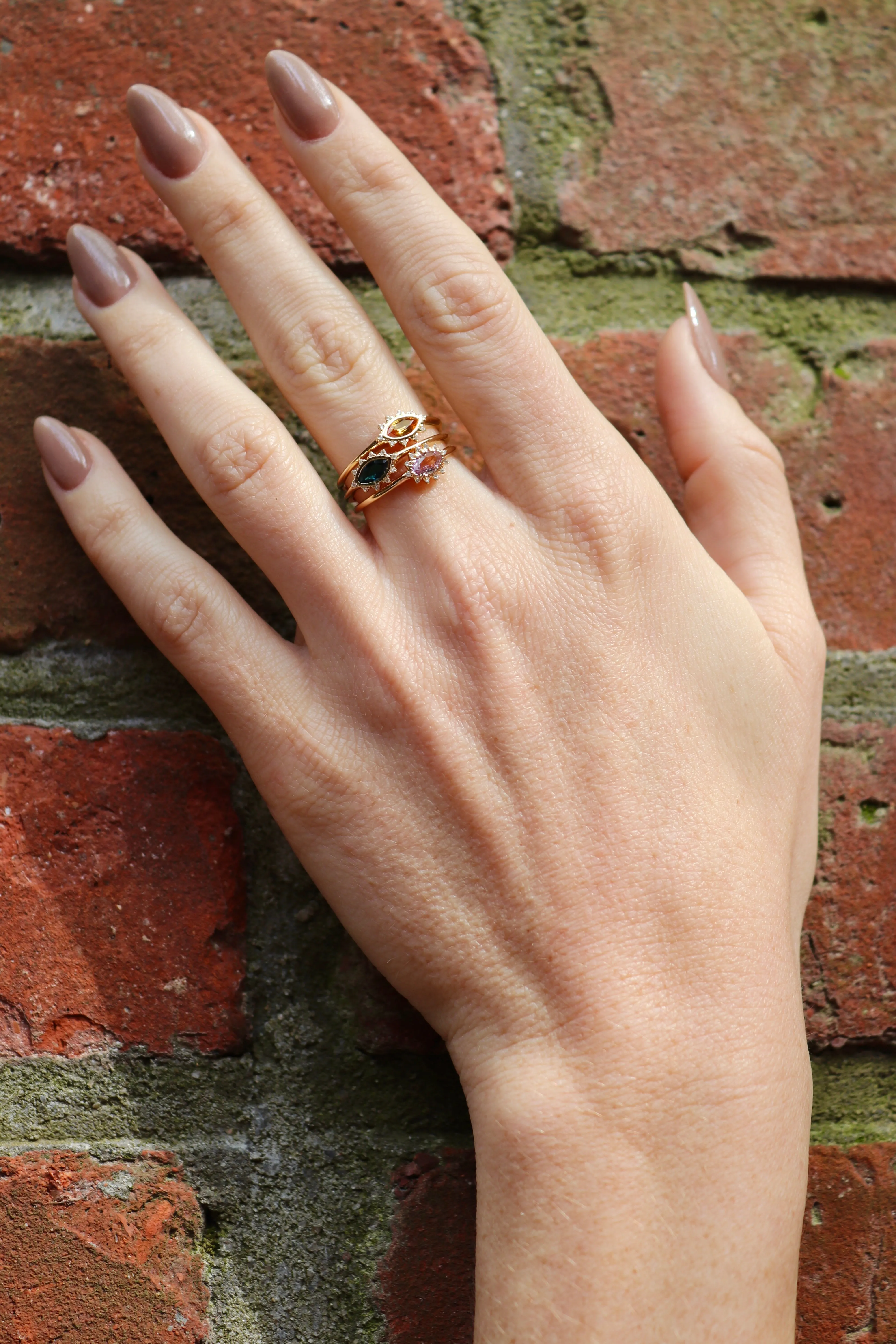 Dazzling Eye Ring In Amethyst