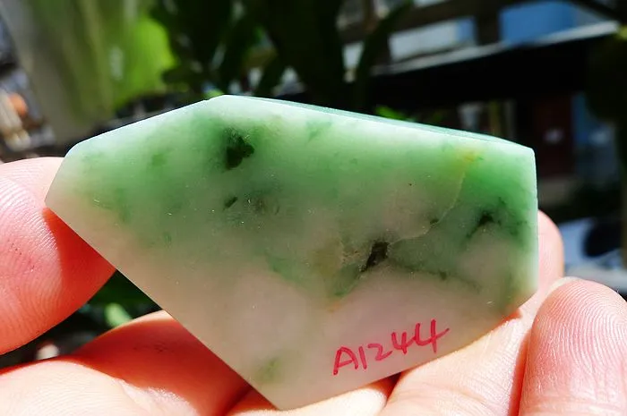 Natural Jade Rough Jadeite Raw (36g,5.7X3.3X0.8cm)