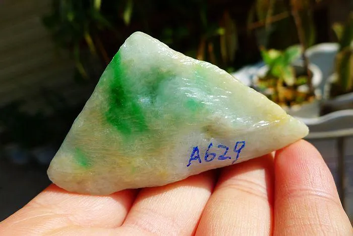 Natural Jade Rough Jadeite Raw (85g,5.7X4.1X3.1cm)