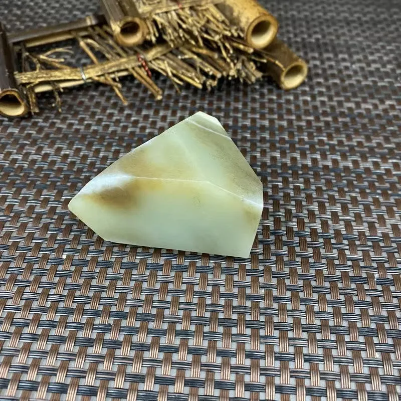 Natural Kunlun Jade Rough Nephrite Raw (168g,6.0X5.7X3.2cm)