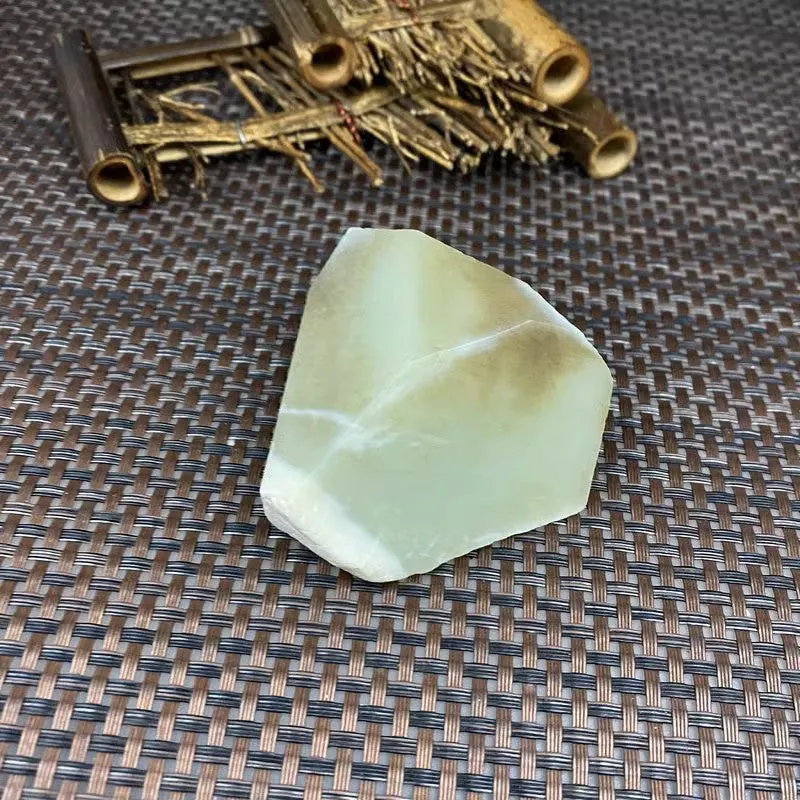 Natural Kunlun Jade Rough Nephrite Raw (168g,6.0X5.7X3.2cm)