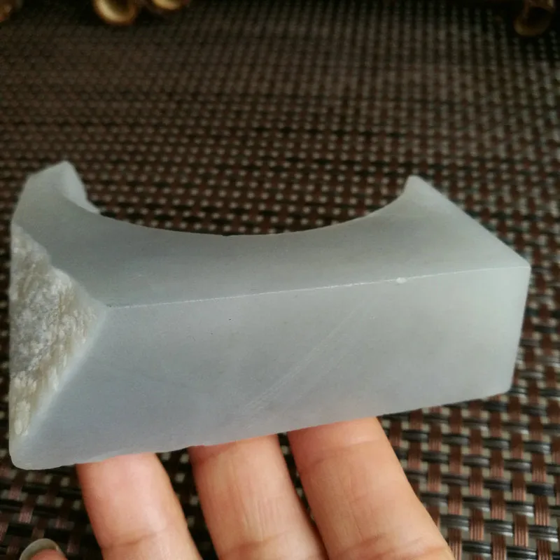 Natural Kunlun Jade Rough Nephrite Raw (206g, 8.3X2.6X2cm)