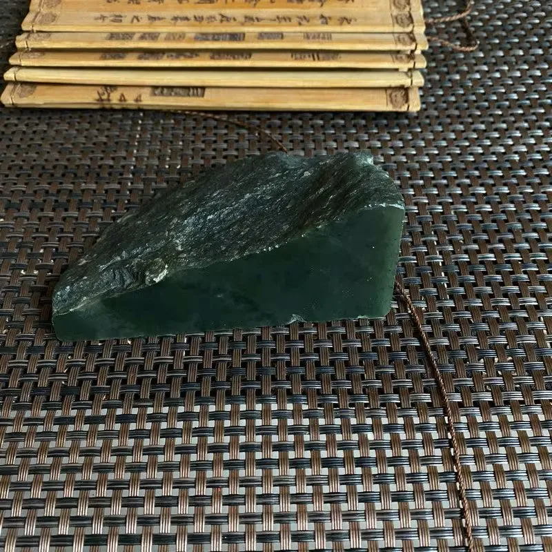 Natural Kunlun Jade Rough Nephrite Raw (256g,9.5X5.7X3.5cm)