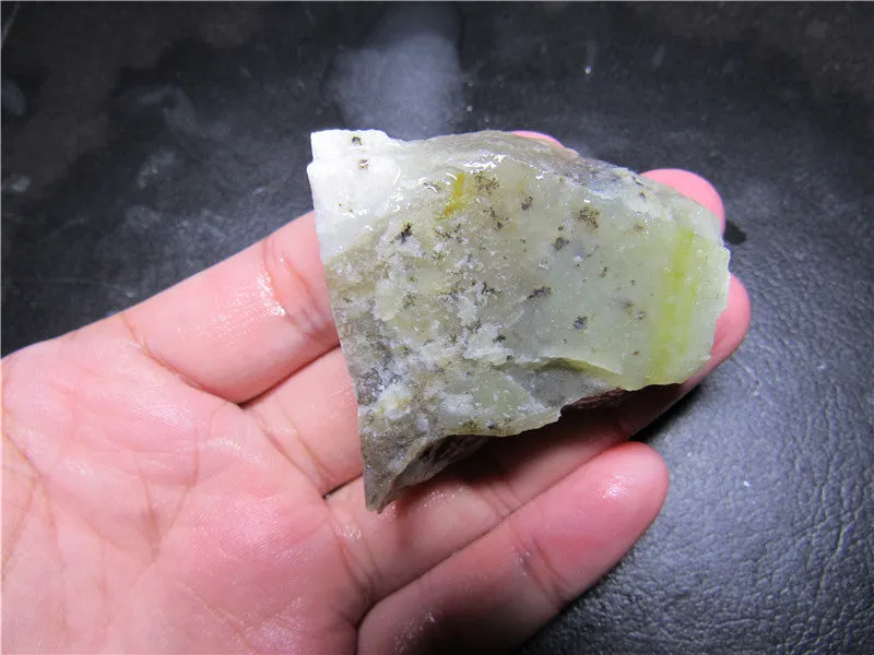 Natural Kunlun Jade Rough Nephrite Raw (57.65g, 49X48X18mm)