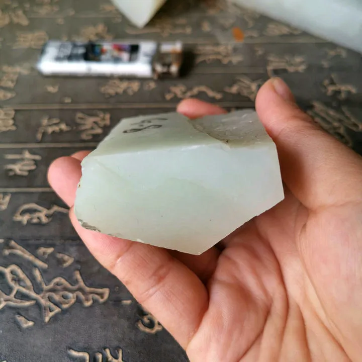 Natural Siberian Jade Rough Nephrite Raw (196g, 6.4X5.3X2.5cm)