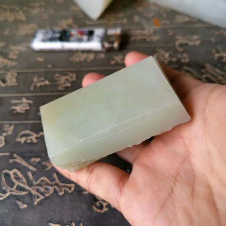 Natural Siberian Jade Rough Nephrite Raw (196g, 6.4X5.3X2.5cm)