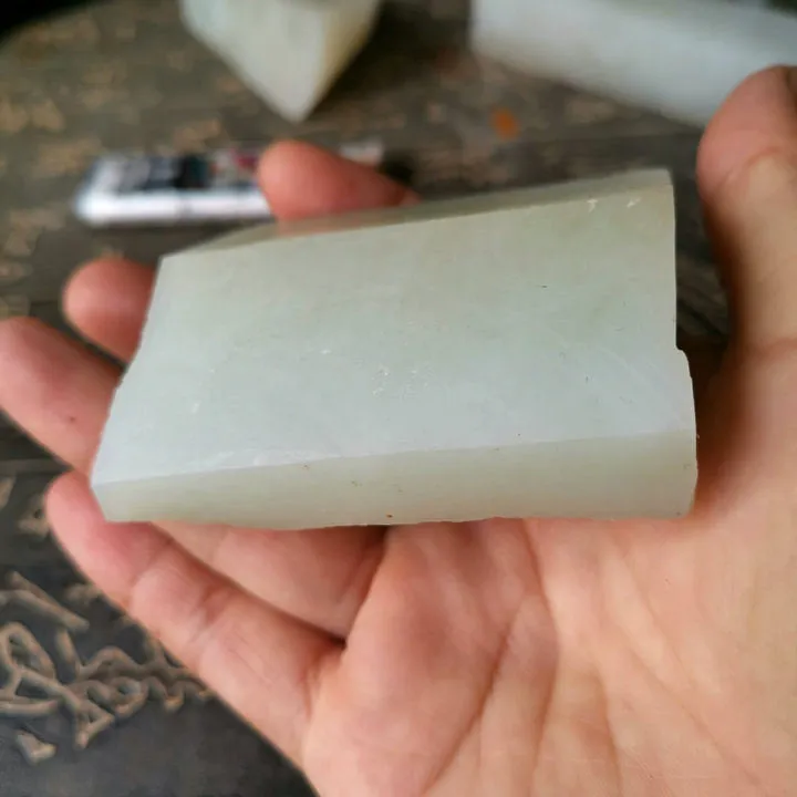 Natural Siberian Jade Rough Nephrite Raw (196g, 6.4X5.3X2.5cm)