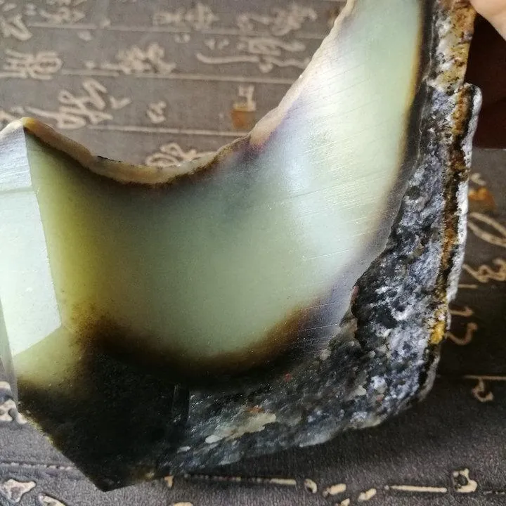 Natural Siberian Jade Rough Nephrite Raw (247g, 10X6.5X2cm)