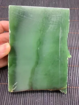 Natural Siberian Jade Rough Nephrite Raw (275g, 10.5X7.3X1.3cm)