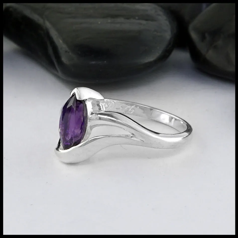 Sterling Silver Ring with Amethyst